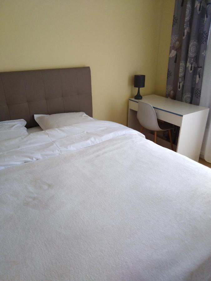 Chez Myla Chambre Avec Tv Ecran Plat Et Salle De Bain Privative Bourges Exterior photo