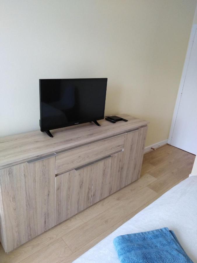 Chez Myla Chambre Avec Tv Ecran Plat Et Salle De Bain Privative Bourges Exterior photo