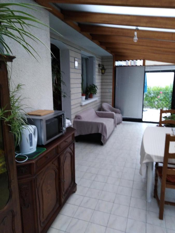 Chez Myla Chambre Avec Tv Ecran Plat Et Salle De Bain Privative Bourges Exterior photo